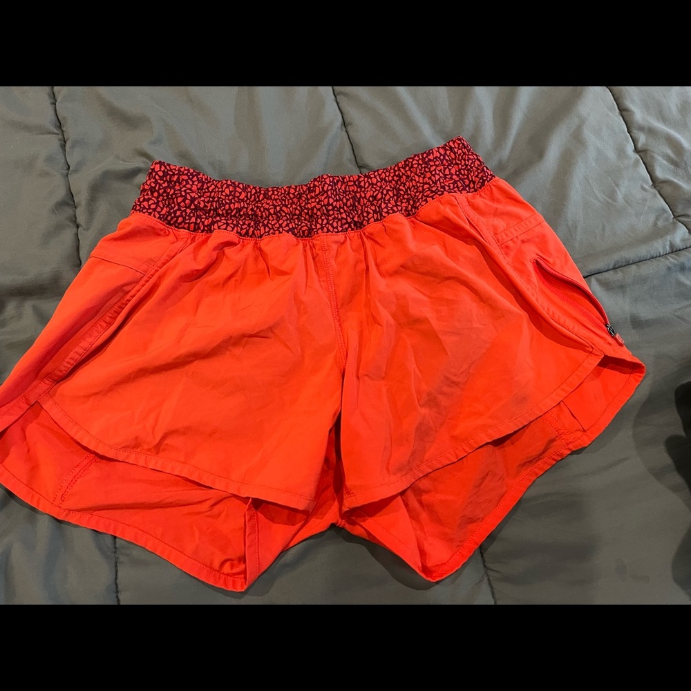 Lululemon coral coloured shorts